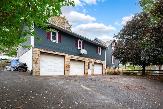 227 Aggas Rd, Center Twp, PA 16061