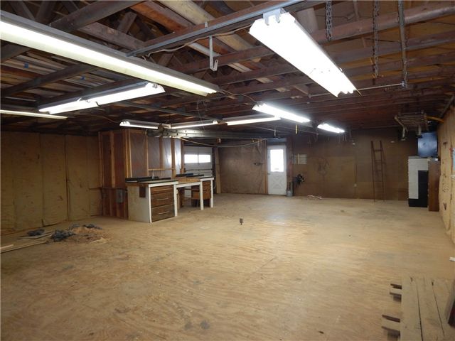 227 Aggas Rd, Center Twp, PA 16061