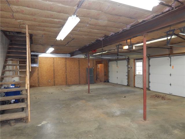 227 Aggas Rd, Center Twp, PA 16061