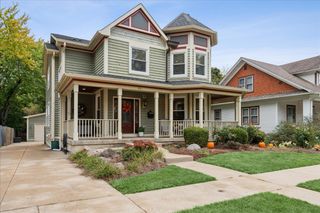 224 Newberry Avenue, Libertyville, IL 60048