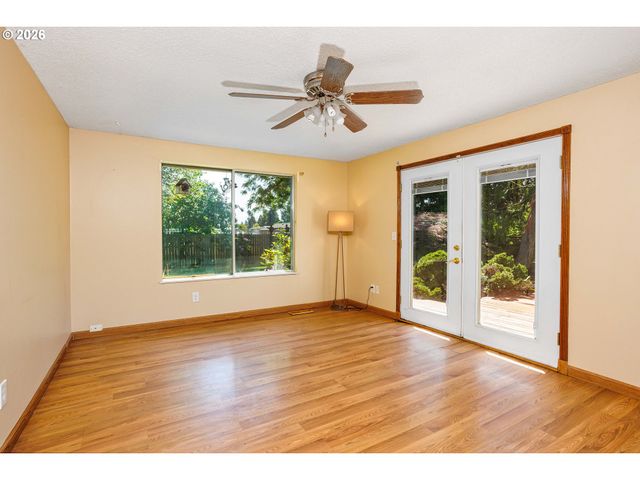 808 Se 156TH Pl, Portland, OR 97233