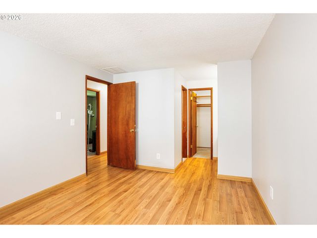 808 Se 156TH Pl, Portland, OR 97233