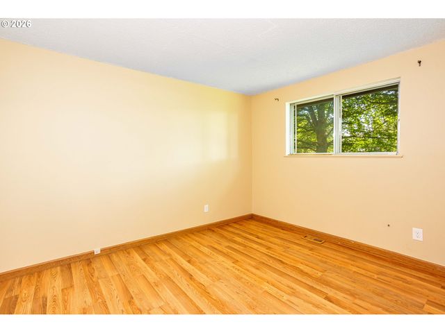 808 Se 156TH Pl, Portland, OR 97233