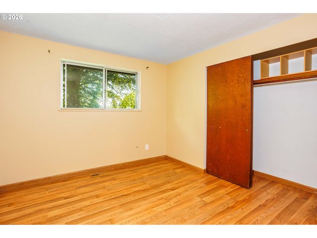 808 Se 156TH Pl, Portland, OR 97233