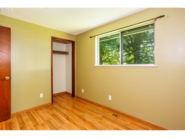 808 Se 156TH Pl, Portland, OR 97233