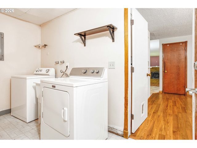 808 Se 156TH Pl, Portland, OR 97233