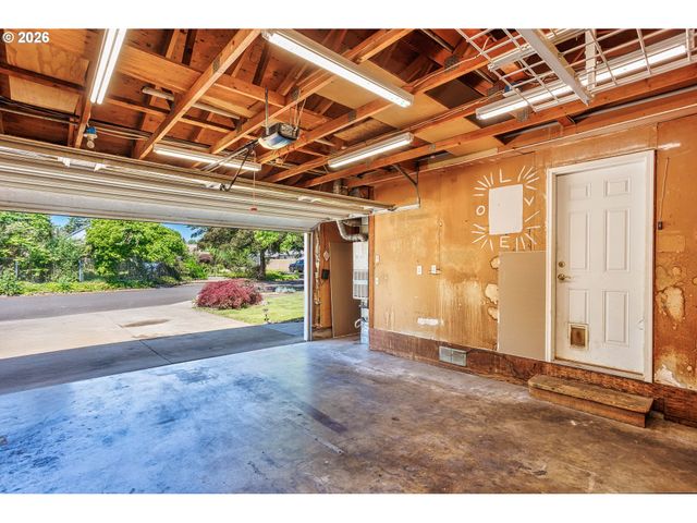 808 Se 156TH Pl, Portland, OR 97233