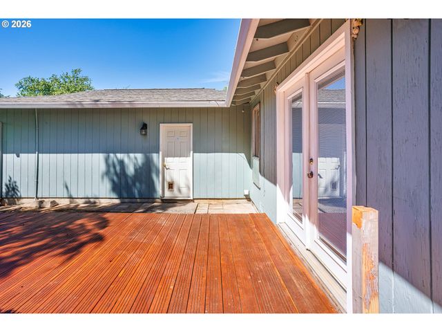 808 Se 156TH Pl, Portland, OR 97233