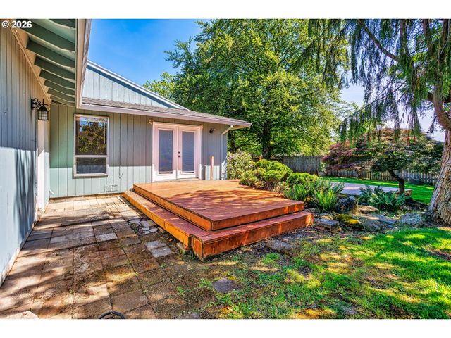 808 Se 156TH Pl, Portland, OR 97233