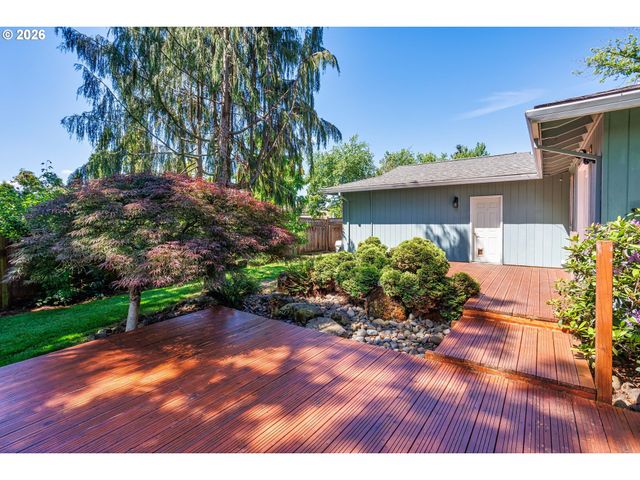 808 Se 156TH Pl, Portland, OR 97233