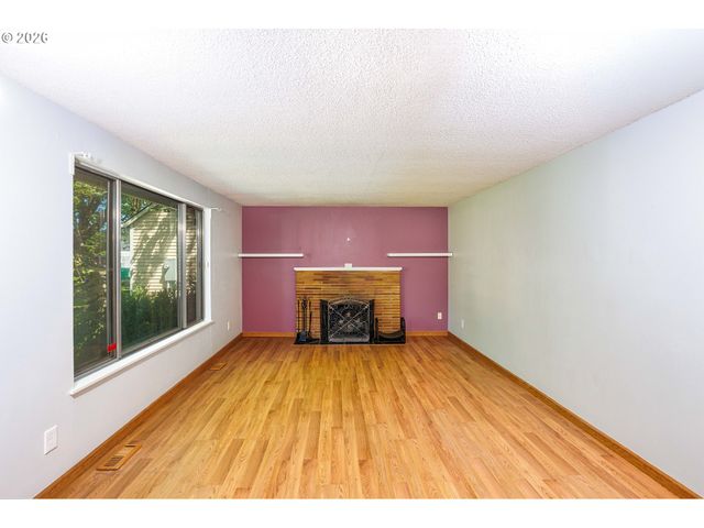 808 Se 156TH Pl, Portland, OR 97233