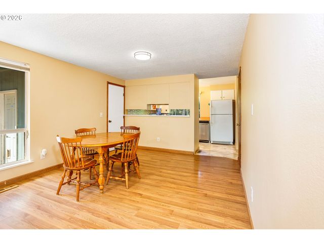 808 Se 156TH Pl, Portland, OR 97233