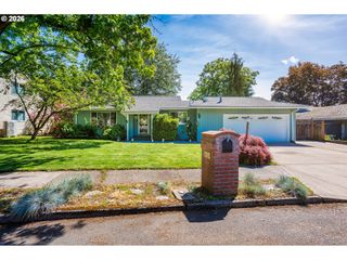 808 Se 156TH Pl, Portland, OR 97233