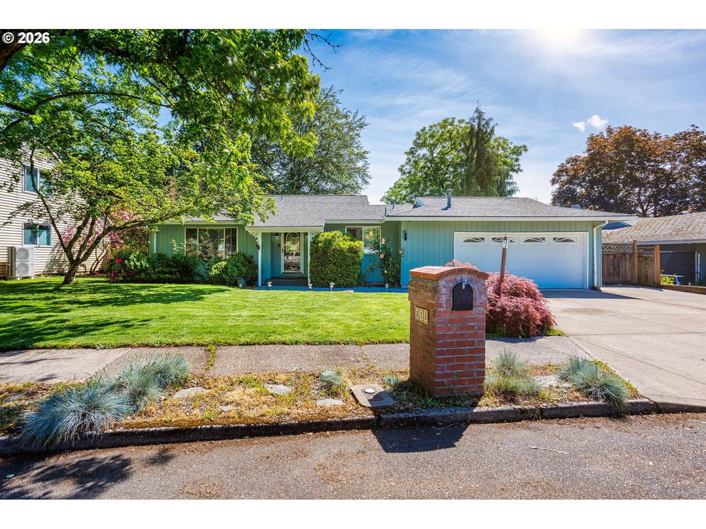 808 Se 156TH Pl, Portland, OR 97233