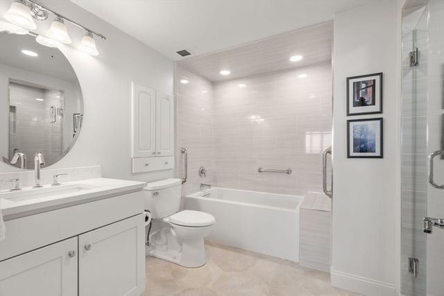 197 Eighth Street PH19, Boston, MA 02129