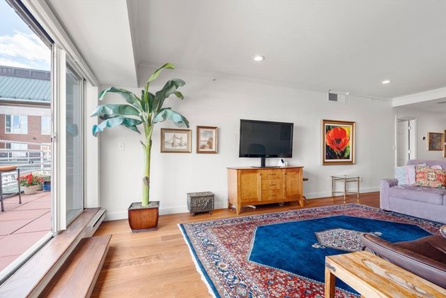 197 Eighth Street PH19, Boston, MA 02129
