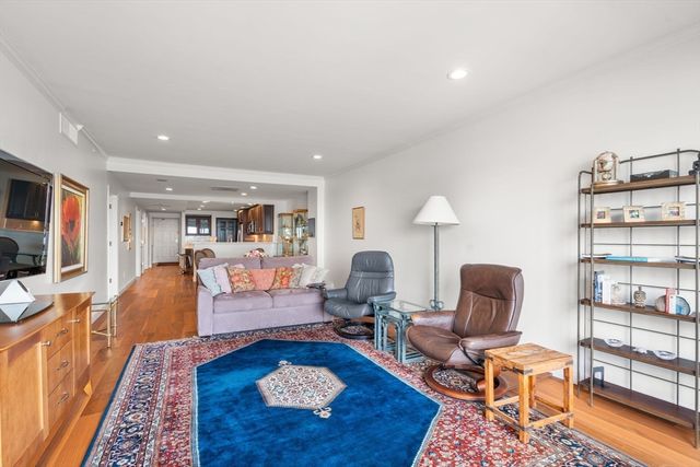 197 Eighth Street PH19, Boston, MA 02129