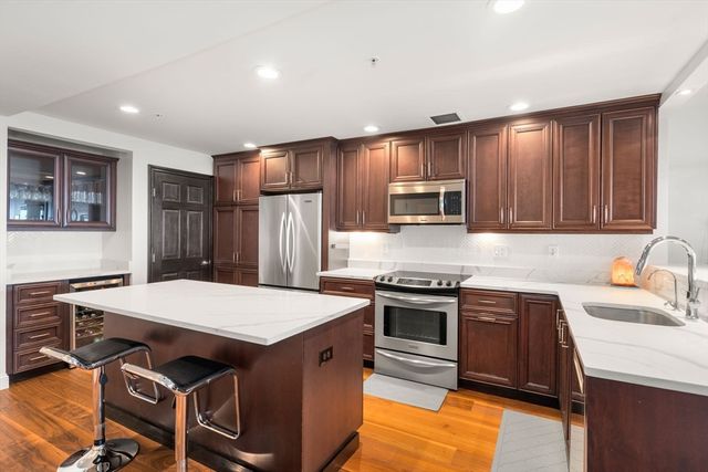 197 Eighth Street PH19, Boston, MA 02129