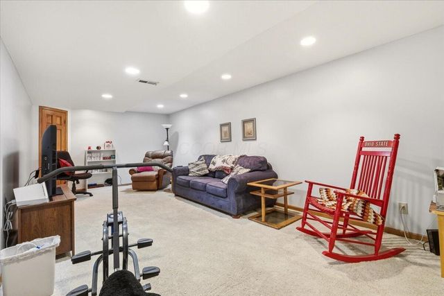 1324 Cottonwood Drive, Lewis Center, OH 43035
