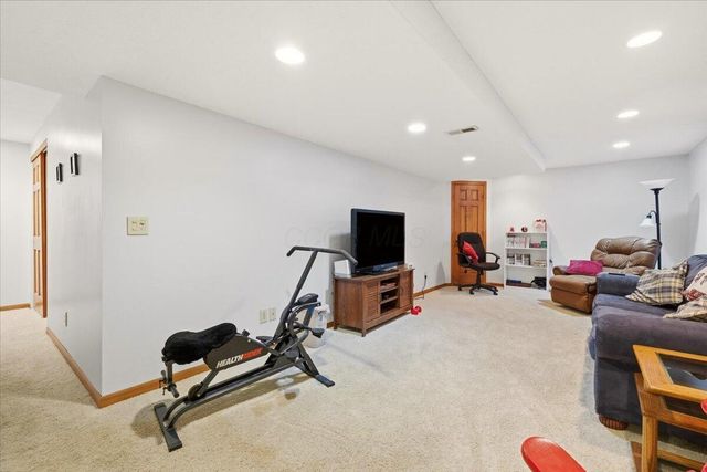 1324 Cottonwood Drive, Lewis Center, OH 43035