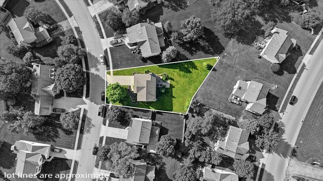 1324 Cottonwood Drive, Lewis Center, OH 43035