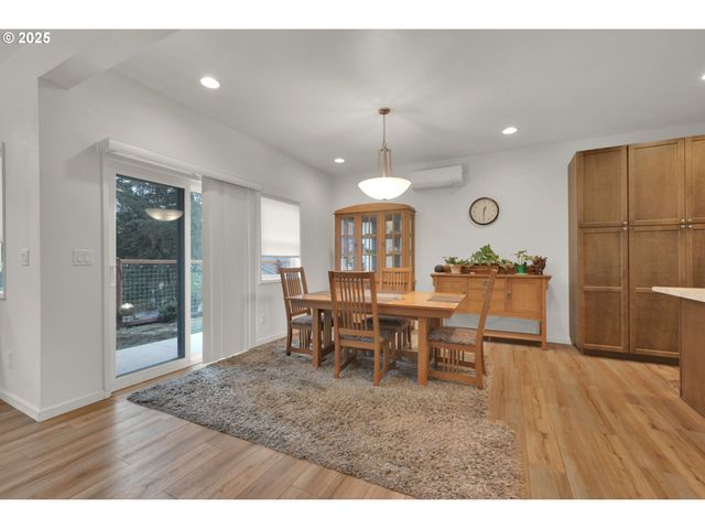 3825 BRIGHTON Ave, Eugene, OR 97405