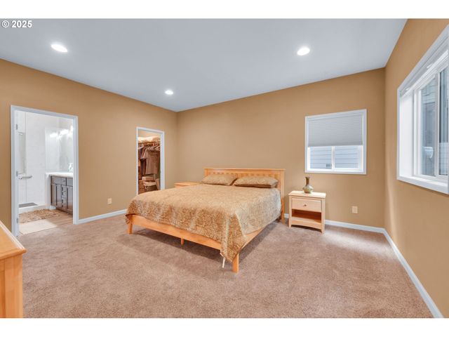 3825 BRIGHTON Ave, Eugene, OR 97405