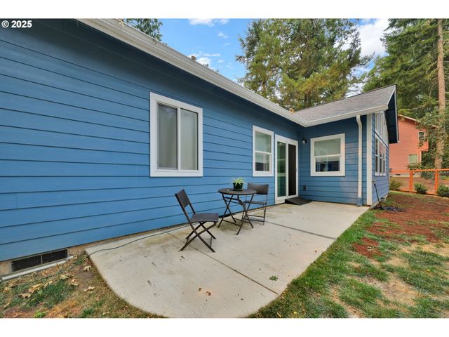 3825 BRIGHTON Ave, Eugene, OR 97405