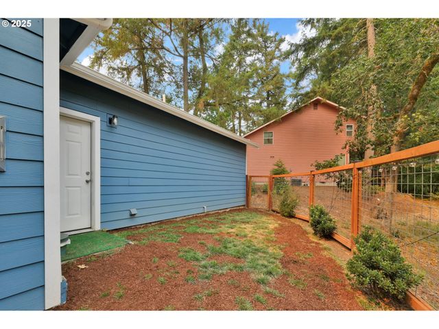 3825 BRIGHTON Ave, Eugene, OR 97405