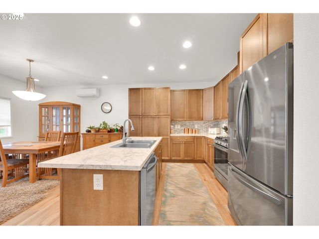 3825 BRIGHTON Ave, Eugene, OR 97405