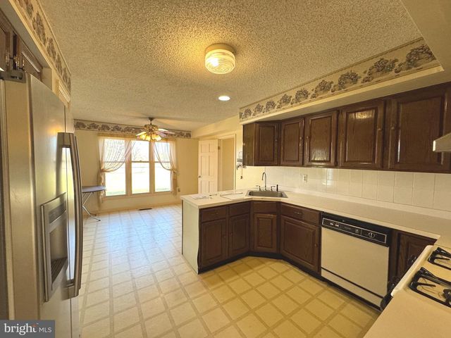 2530 KLOCKNER RD, Hamilton, NJ 08690