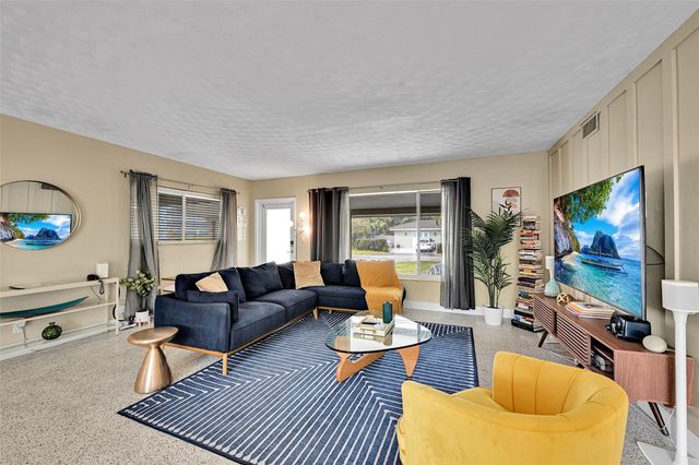 818 NE 18th Street, Fort Lauderdale, FL 33305