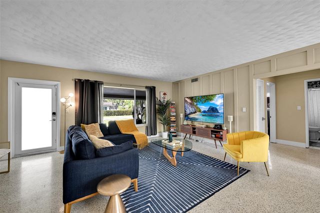 818 NE 18th Street, Fort Lauderdale, FL 33305