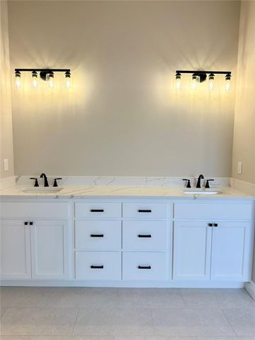 973 Hadley Lane, Tuttle, OK 73089