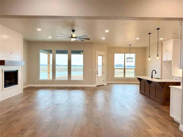 973 Hadley Lane, Tuttle, OK 73089