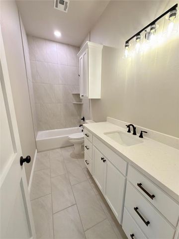 973 Hadley Lane, Tuttle, OK 73089