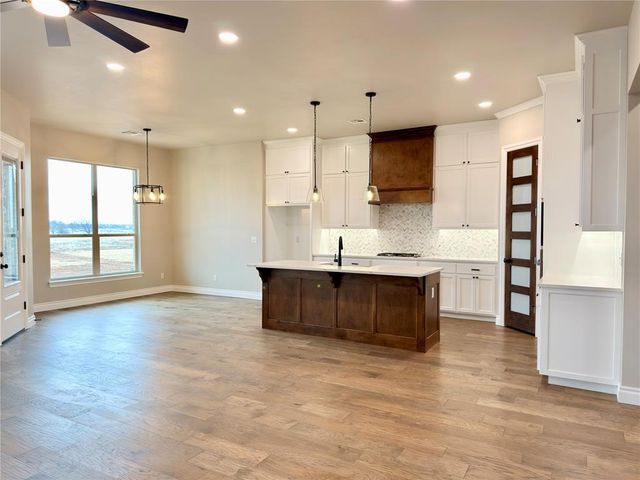 973 Hadley Lane, Tuttle, OK 73089