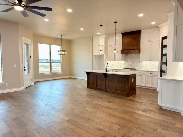 973 Hadley Lane, Tuttle, OK 73089