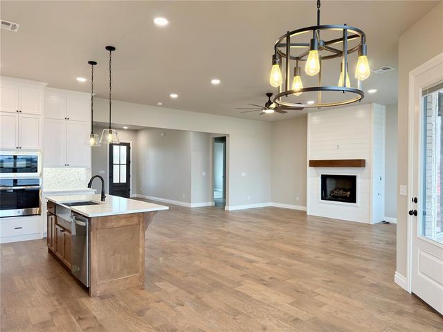 973 Hadley Lane, Tuttle, OK 73089