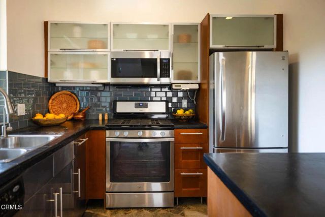 3836 De Longpre Avenue, Los Angeles, CA 90027