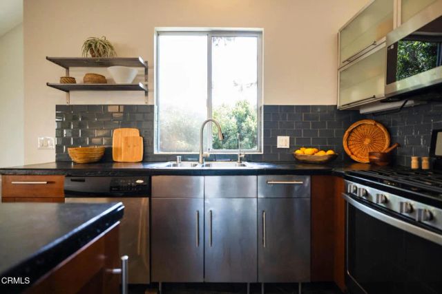 3836 De Longpre Avenue, Los Angeles, CA 90027