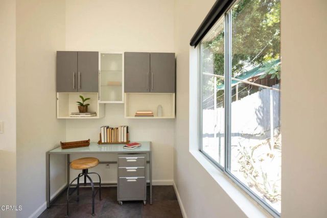 3836 De Longpre Avenue, Los Angeles, CA 90027