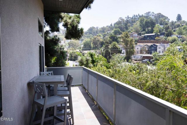 3836 De Longpre Avenue, Los Angeles, CA 90027