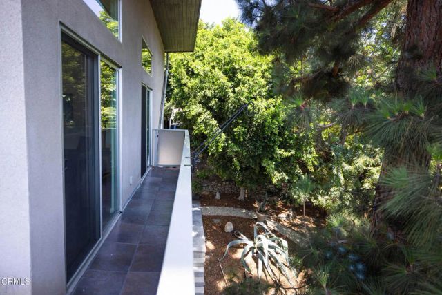 3836 De Longpre Avenue, Los Angeles, CA 90027