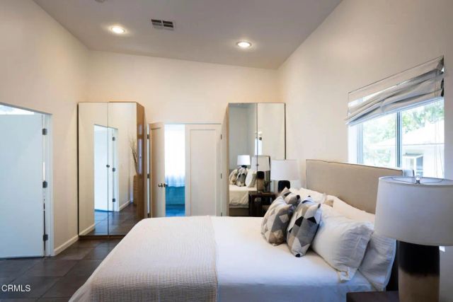 3836 De Longpre Avenue, Los Angeles, CA 90027