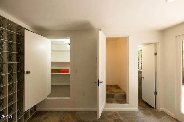 3836 De Longpre Avenue, Los Angeles, CA 90027