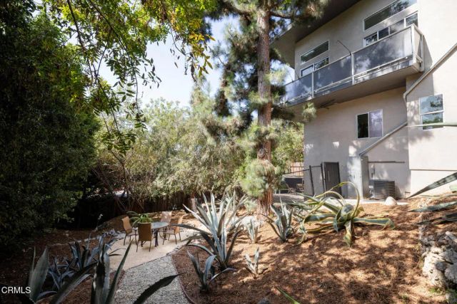 3836 De Longpre Avenue, Los Angeles, CA 90027