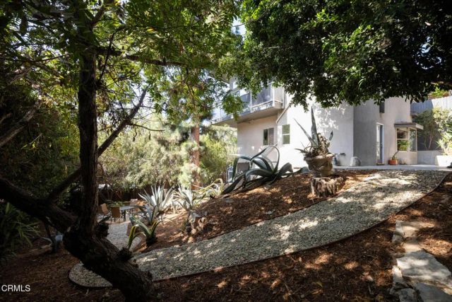 3836 De Longpre Avenue, Los Angeles, CA 90027