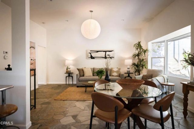 3836 De Longpre Avenue, Los Angeles, CA 90027