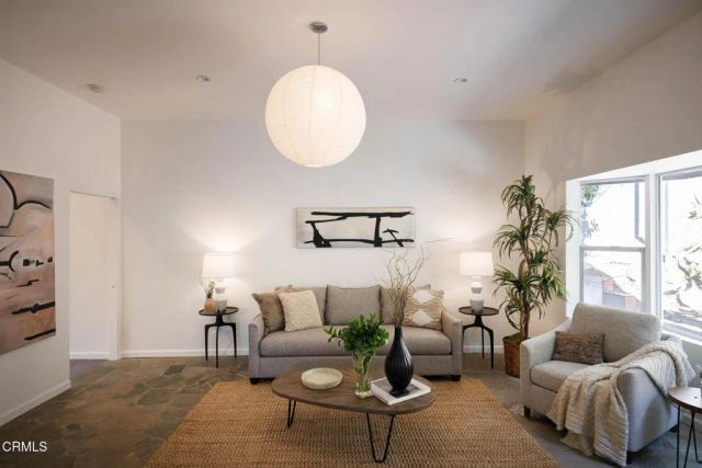3836 De Longpre Avenue, Los Angeles, CA 90027